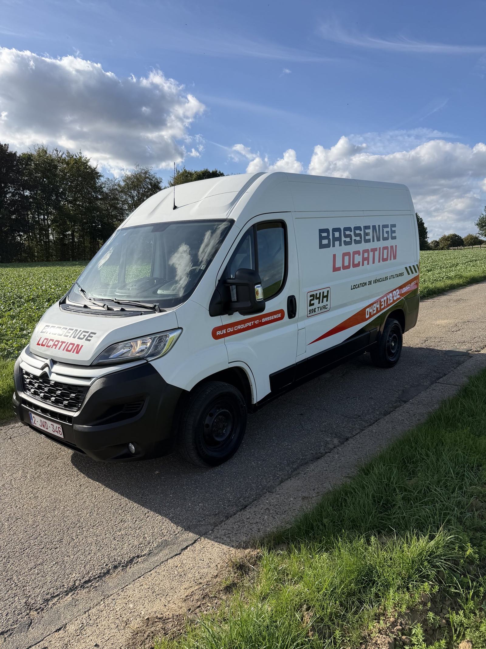 Le Citroën Jumper de Bassenge Location, vu de l'avant